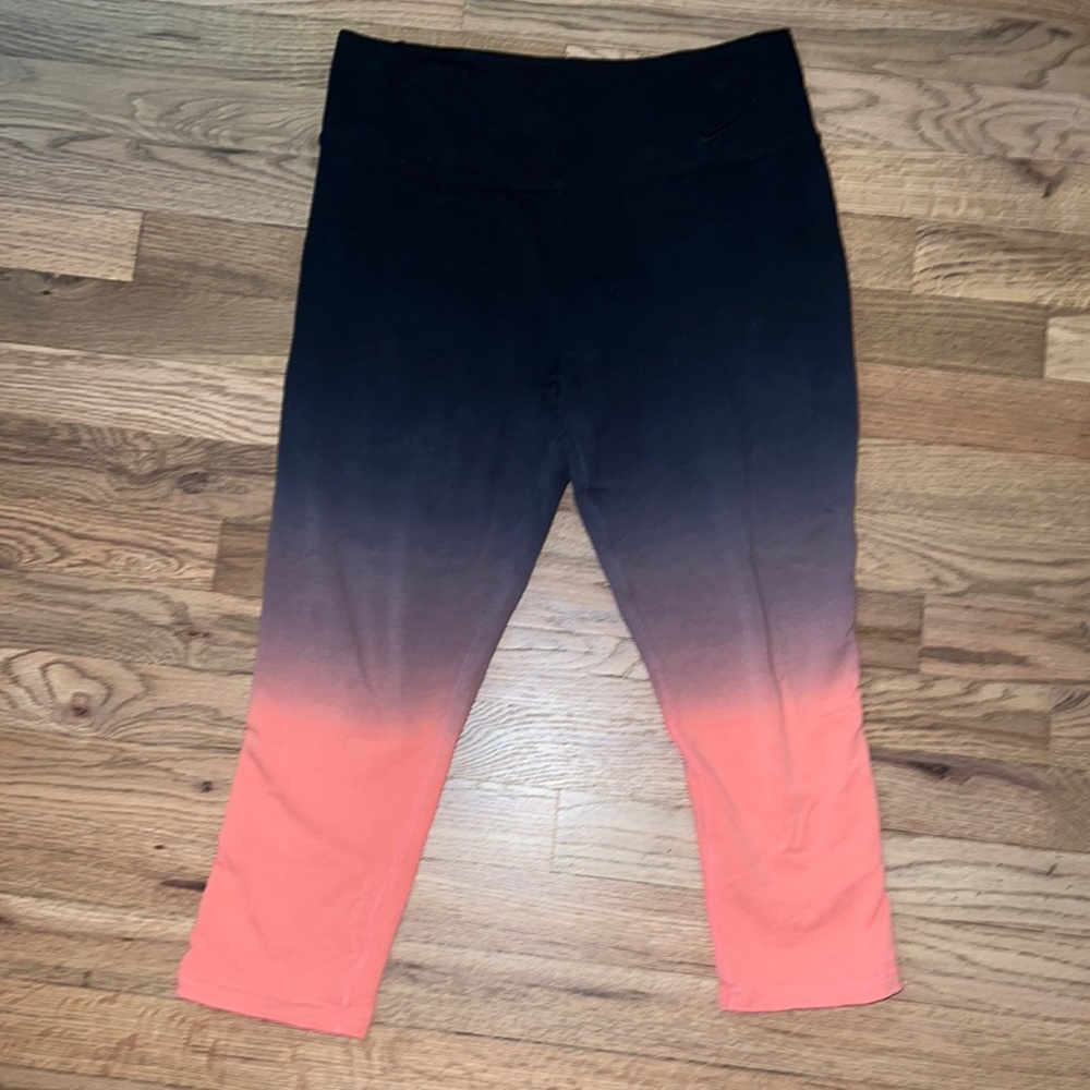 Nike Ombre Capri Leggings Size M